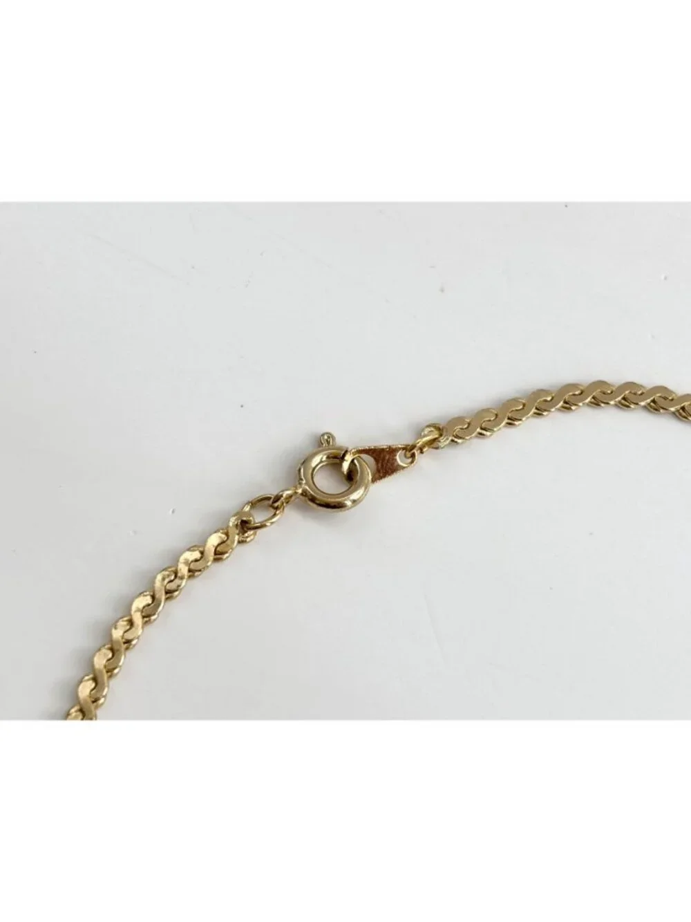 Gold Toned Serpentine Chain Minimalist 80's Vintage Bracelet